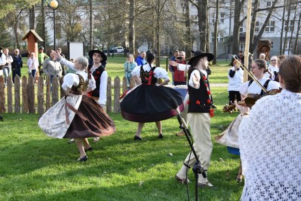 Tradycyjne "stowiani moja" w wykonaniu Zespołu regionalnego "Wisła" z Wisły